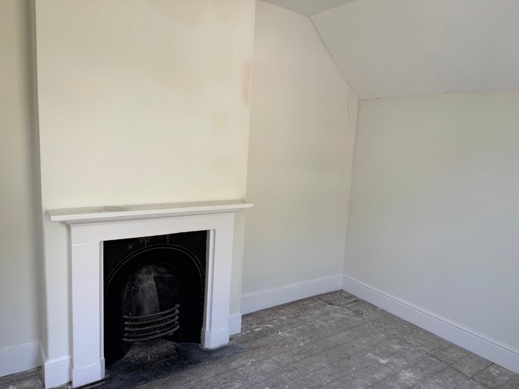 Lot: 88 - TWO-BEDROOM COTTAGE FOR IMPROVEMENT - A First Floor Bedroom